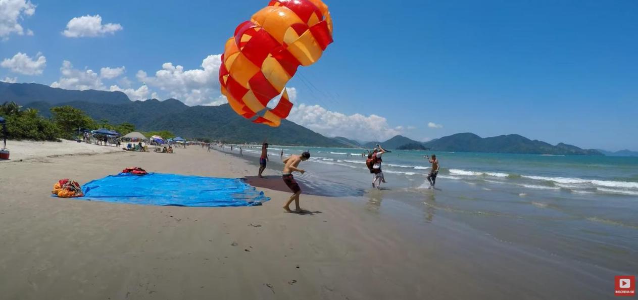 Linda Casa com Jardim, muito próxima da Praia!!! Ubatuba Exterior foto