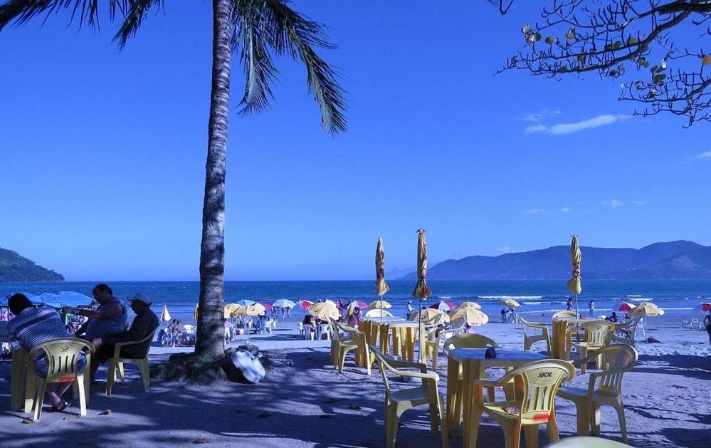 Linda Casa com Jardim, muito próxima da Praia!!! Ubatuba Exterior foto